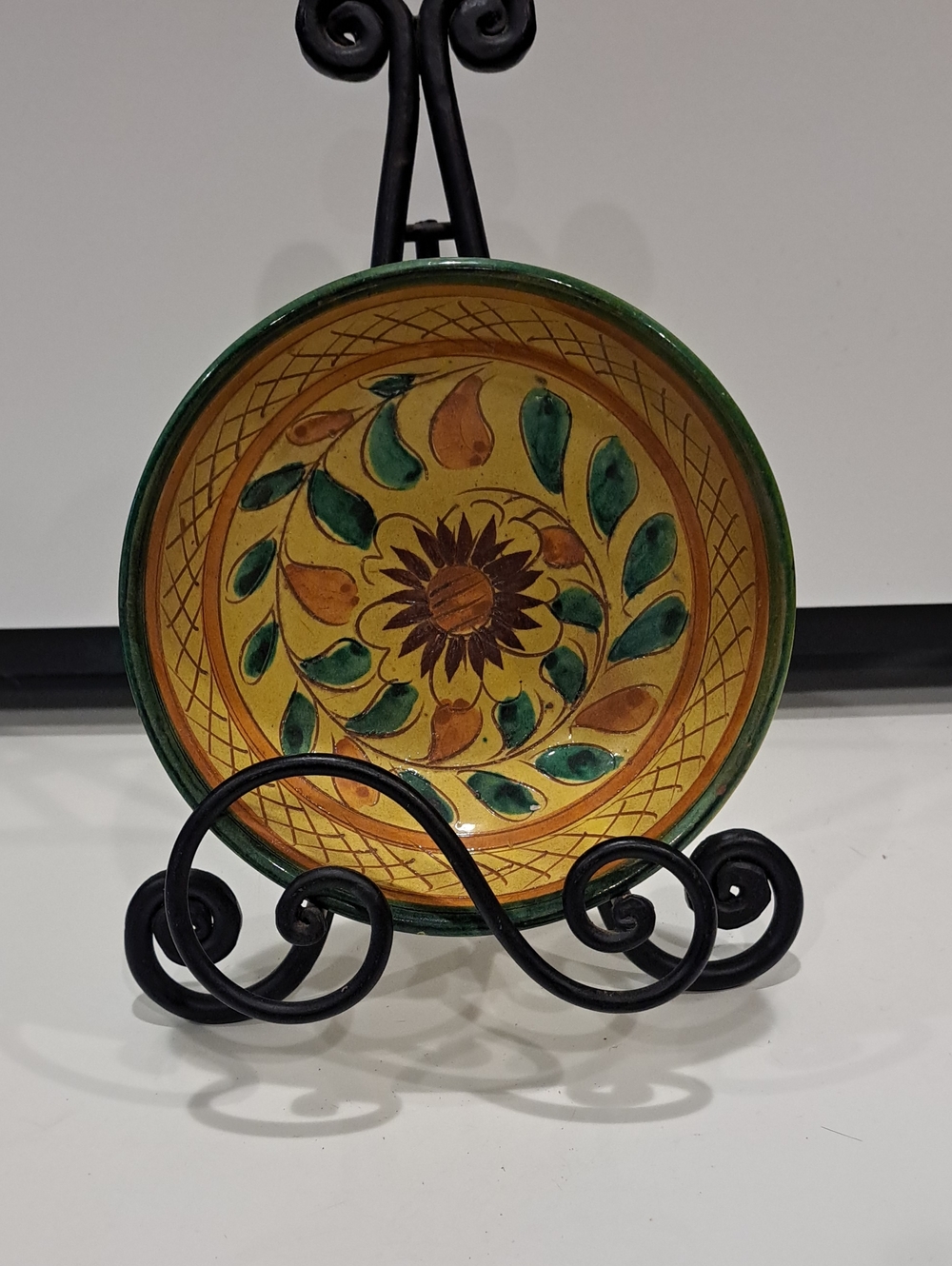 Vtg 1970's Sgraffito Italian Art Pottery Bowl. Hand Painted Hand Crafted. 7"